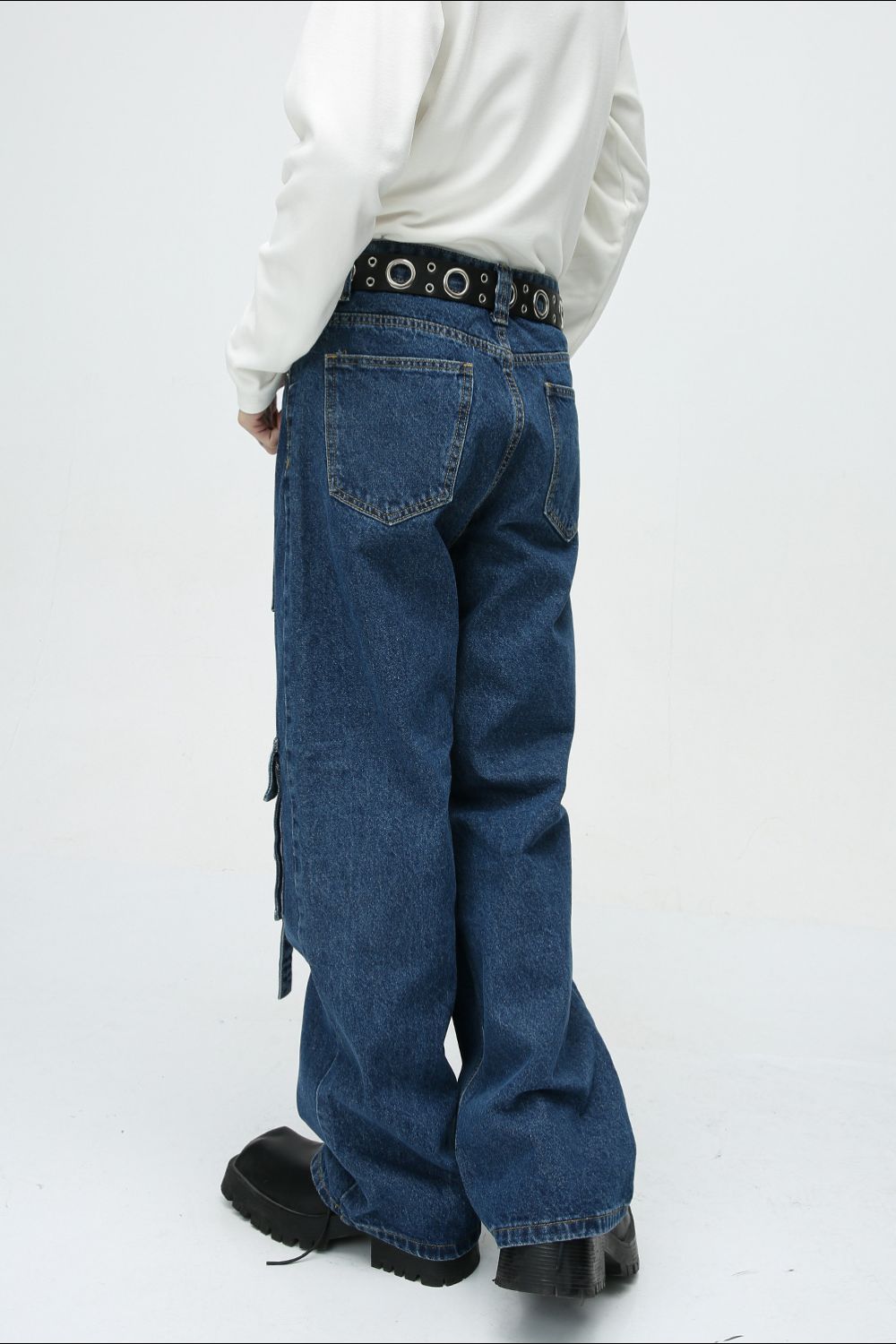 Mid Rise Men's Jeans with Cargo Pockets for Style