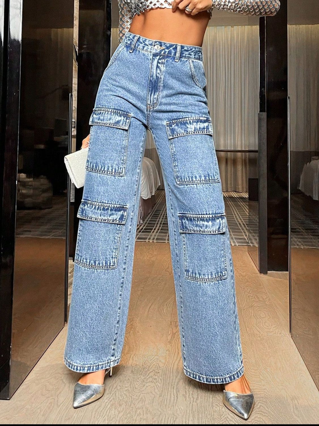 Chic High-Waisted Wide Leg Jeans with Functional Pockets