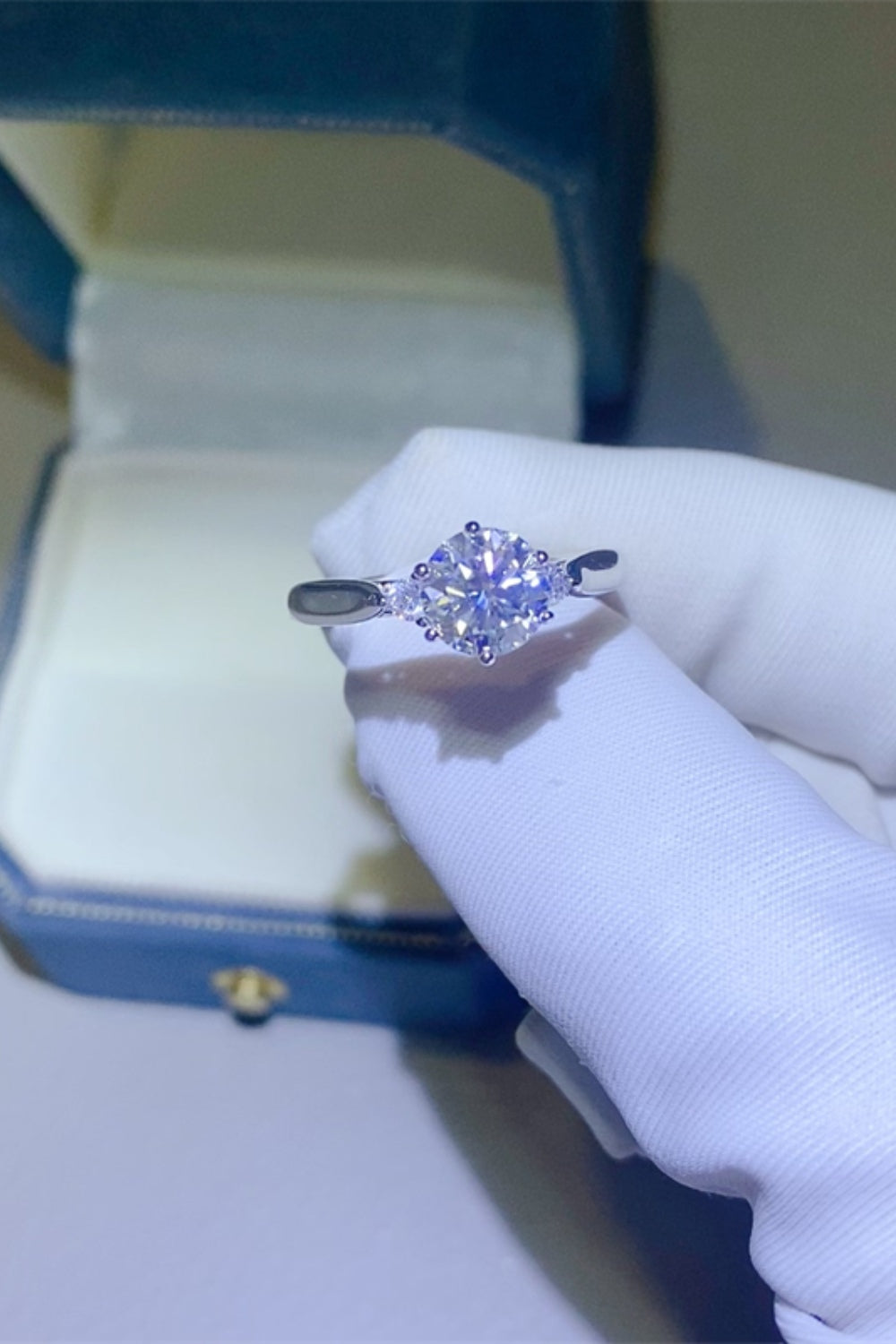 2 Carat Moissanite 925 Sterling Silver Ring for Elegance