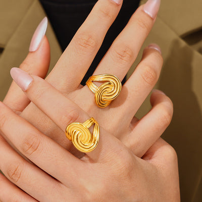 Elegant 18K Gold Plated Twisted Ring Crafted In Titanium Steel For Durable Luxury And Style