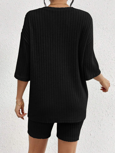 Ribbed Lounge Set: Stylish Top and Shorts for Comfort