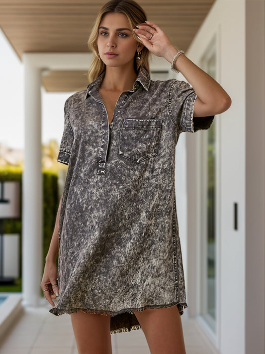 Trendy Denim Dress with Collared Neckline and Pockets