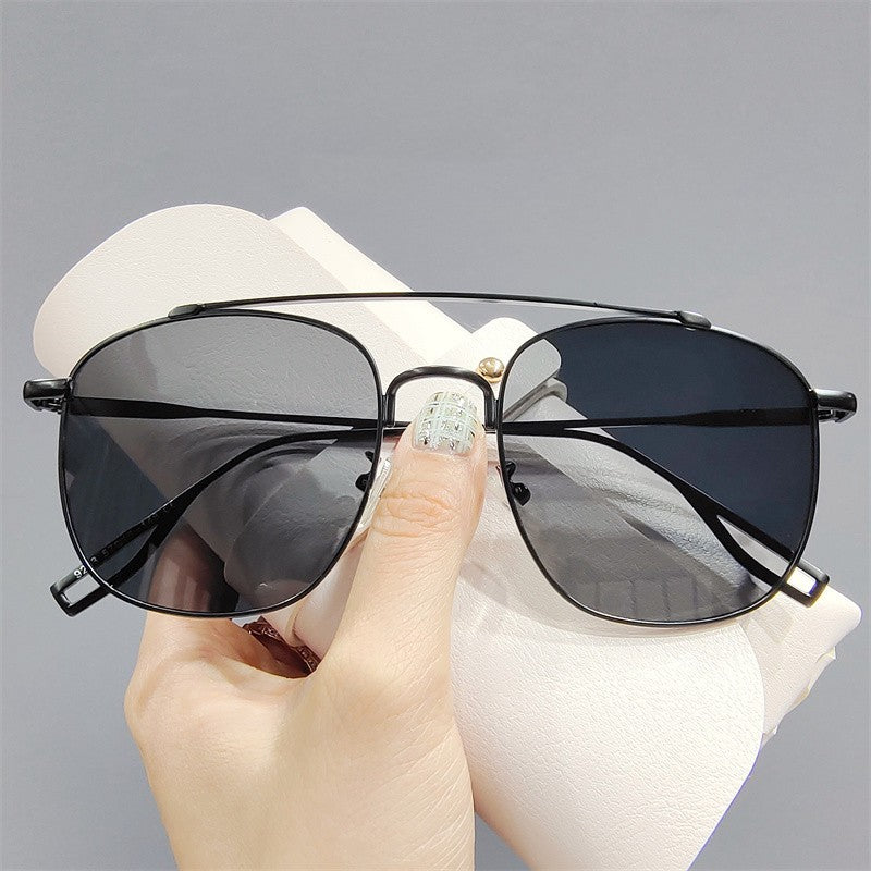 Irregular retro sunglasses, casual and personalized UV resistant sunglasses