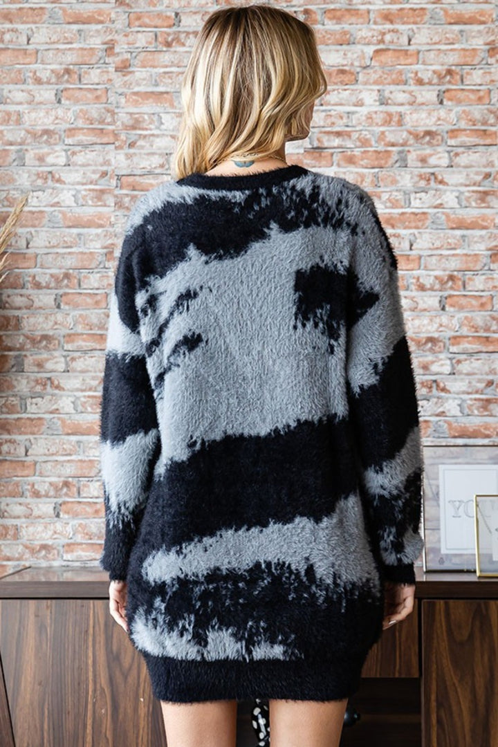 Abstract Elegance Plus Size Contrast Feather Yarn Sweater