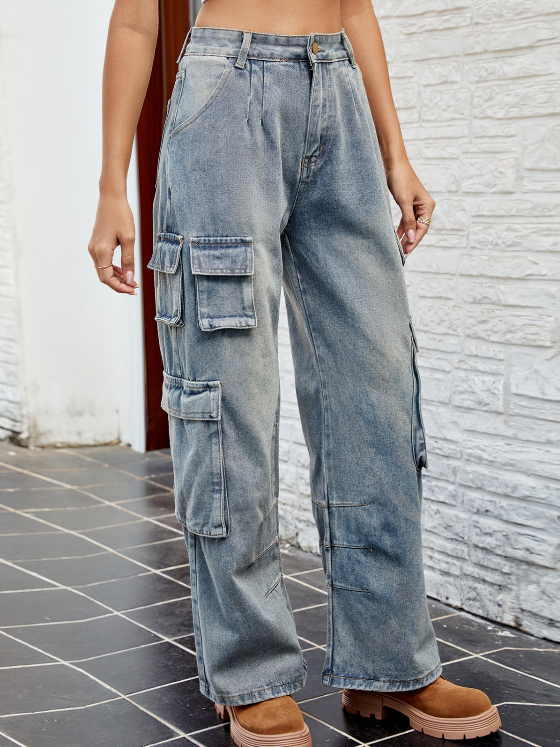 Stylish Washed Jeans with Convenient Pockets for Women