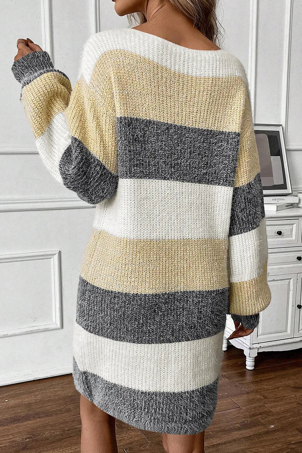 Chic Color Block Boat Neck Sweater Dress with Long Sleeves