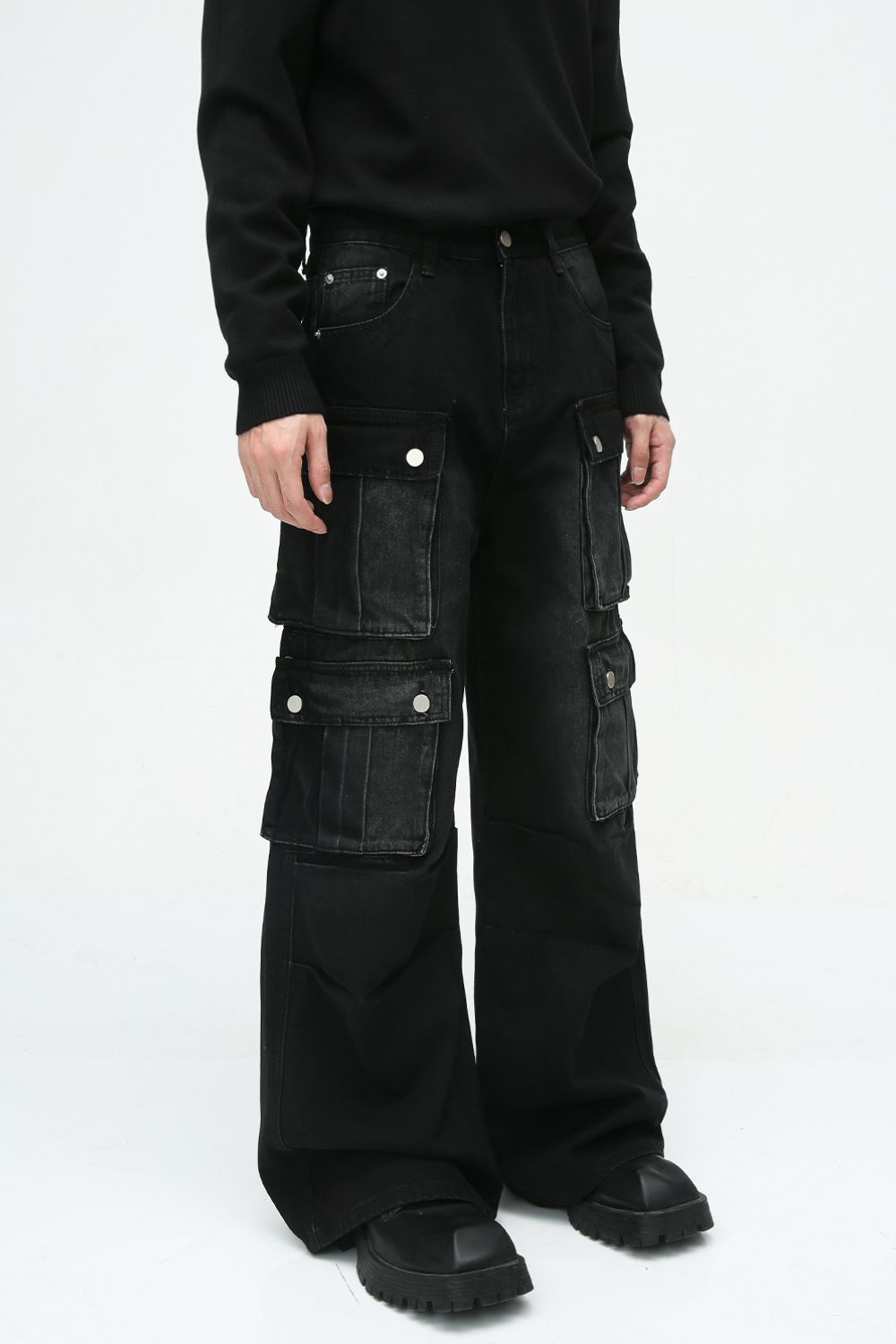Multi-Pocket Cargo Wide-Leg Jeans for Effortless Style