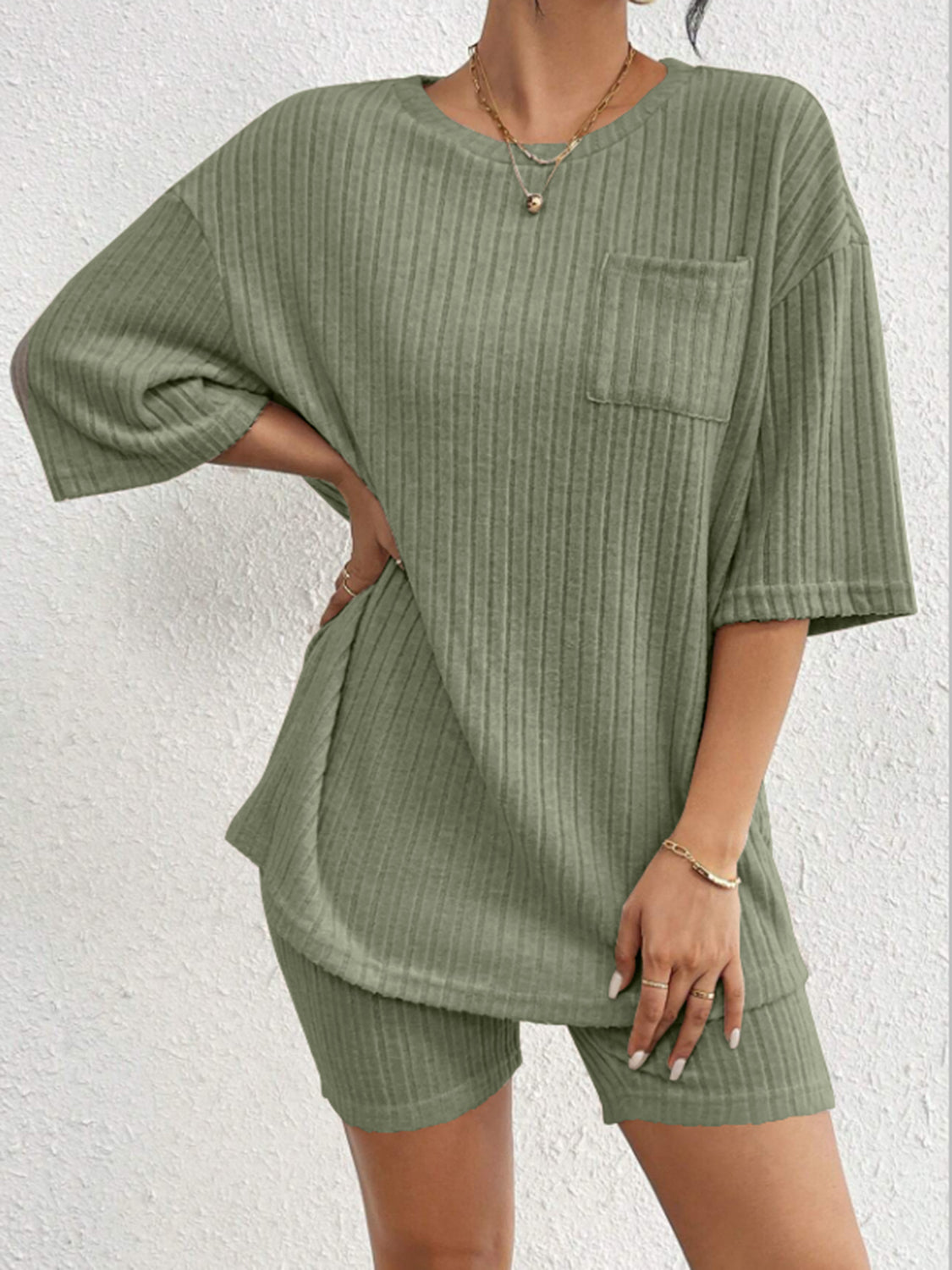 Ribbed Lounge Set: Stylish Top and Shorts for Comfort