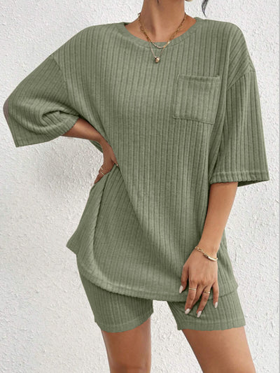 Ribbed Lounge Set: Stylish Top and Shorts for Comfort