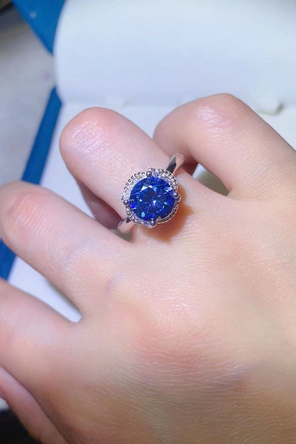 2 Carat Moissanite Contrast 925 Sterling Silver Ring Design