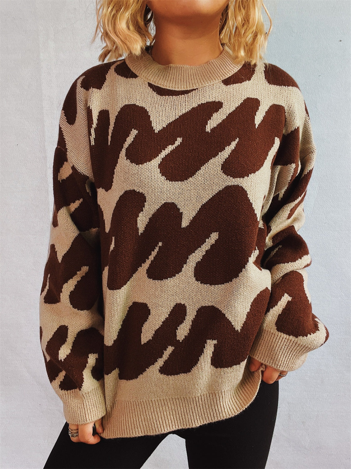 Chic Two-Tone Long Sleeve Knit Pullover for Stylish Comfort