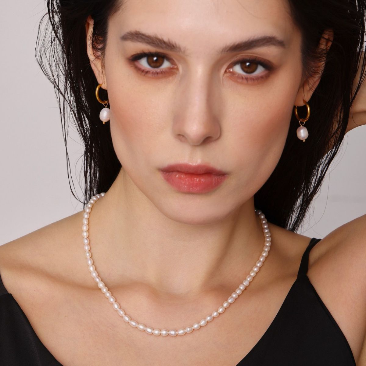Freshwater Pearl Necklace Bracelet And Earrings 4 Piece Jewelry Set Timeless Elegance For Any Occasion Gift