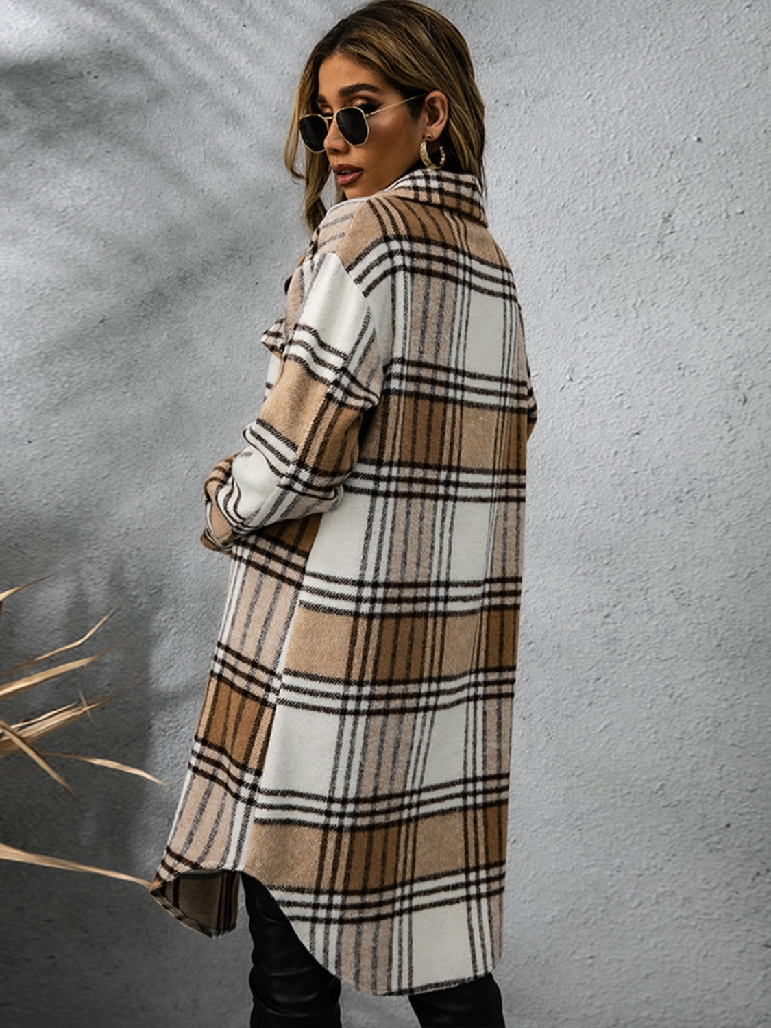 Chic Plaid Long Sleeve Coat with Collared Neck Fashion