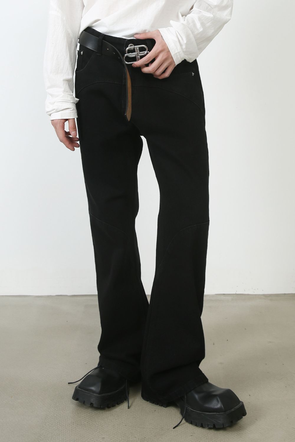 Men's Mid Rise Jeans with Pockets for Everyday Comfort