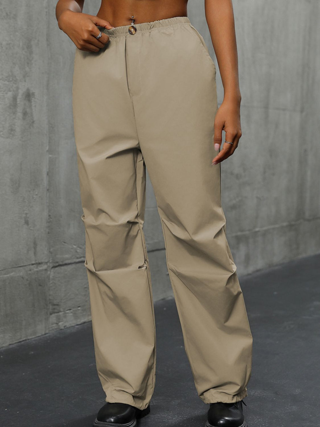 Chic Comfort Trousers with Functional Pockets