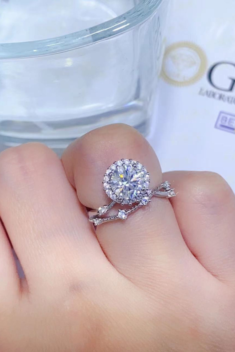 1 Carat Moissanite Platinum-Plated Ring for Elegant Style