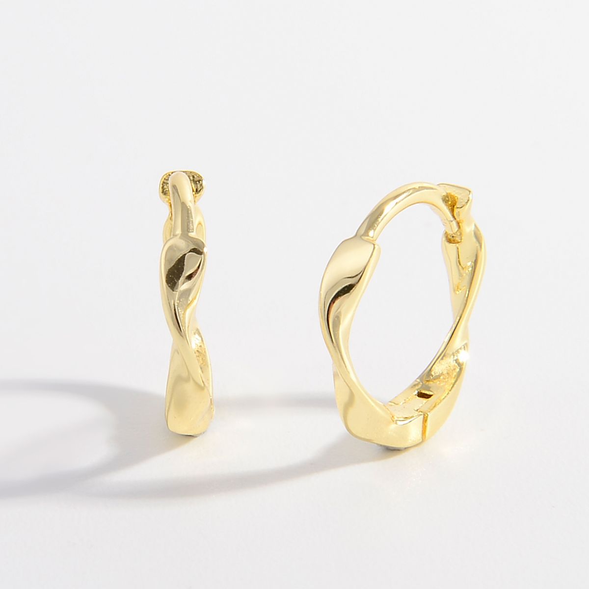 Elegant 925 Sterling Silver Hoop Earrings for All Occasions