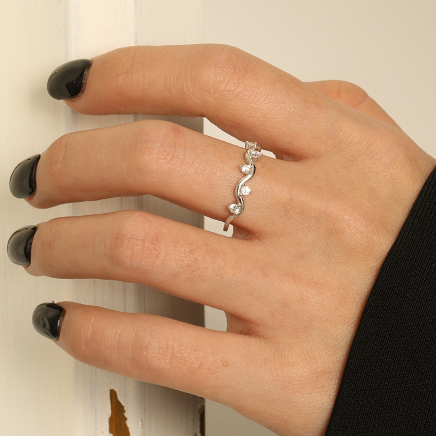 925 Sterling Silver Inlaid Zircon Ring for Elegant Style