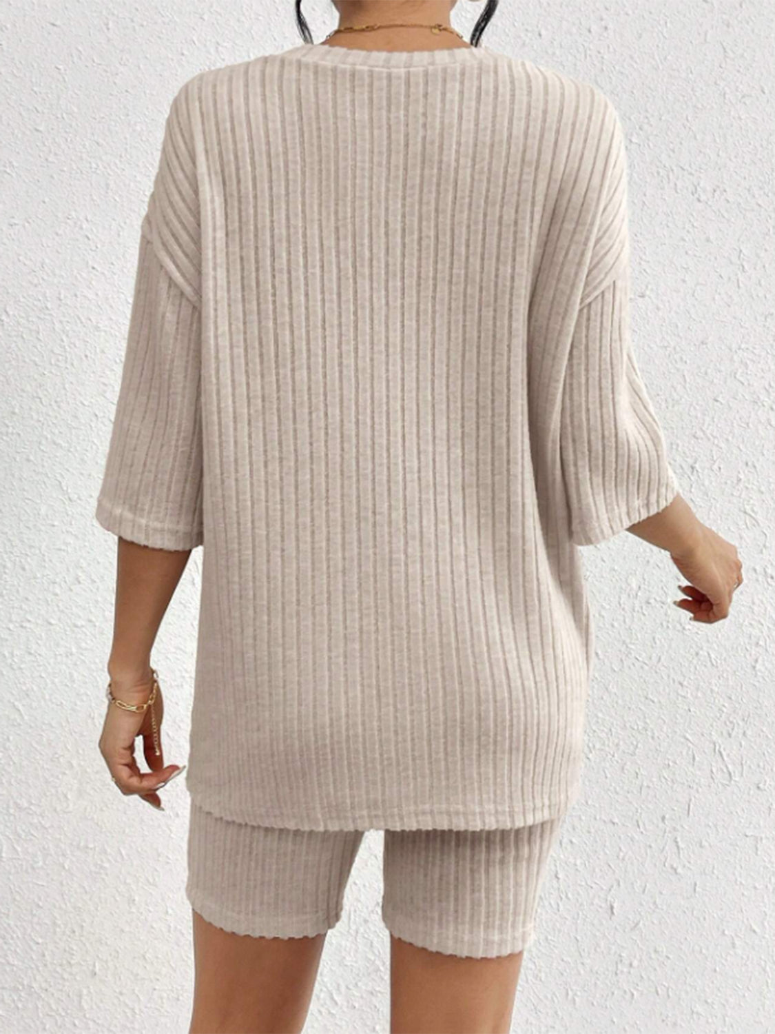 Ribbed Lounge Set: Stylish Top and Shorts for Comfort