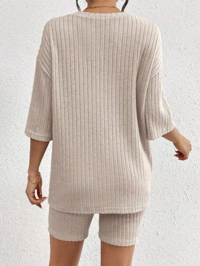 Ribbed Lounge Set: Stylish Top and Shorts for Comfort