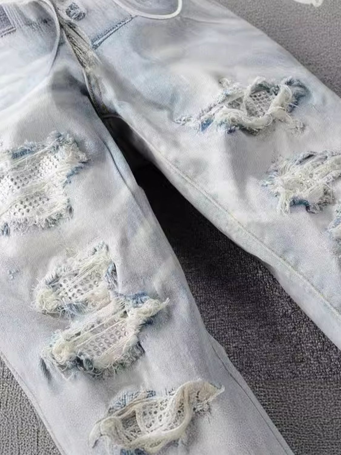 Men's Distressed Jeans with Pockets for Casual Style