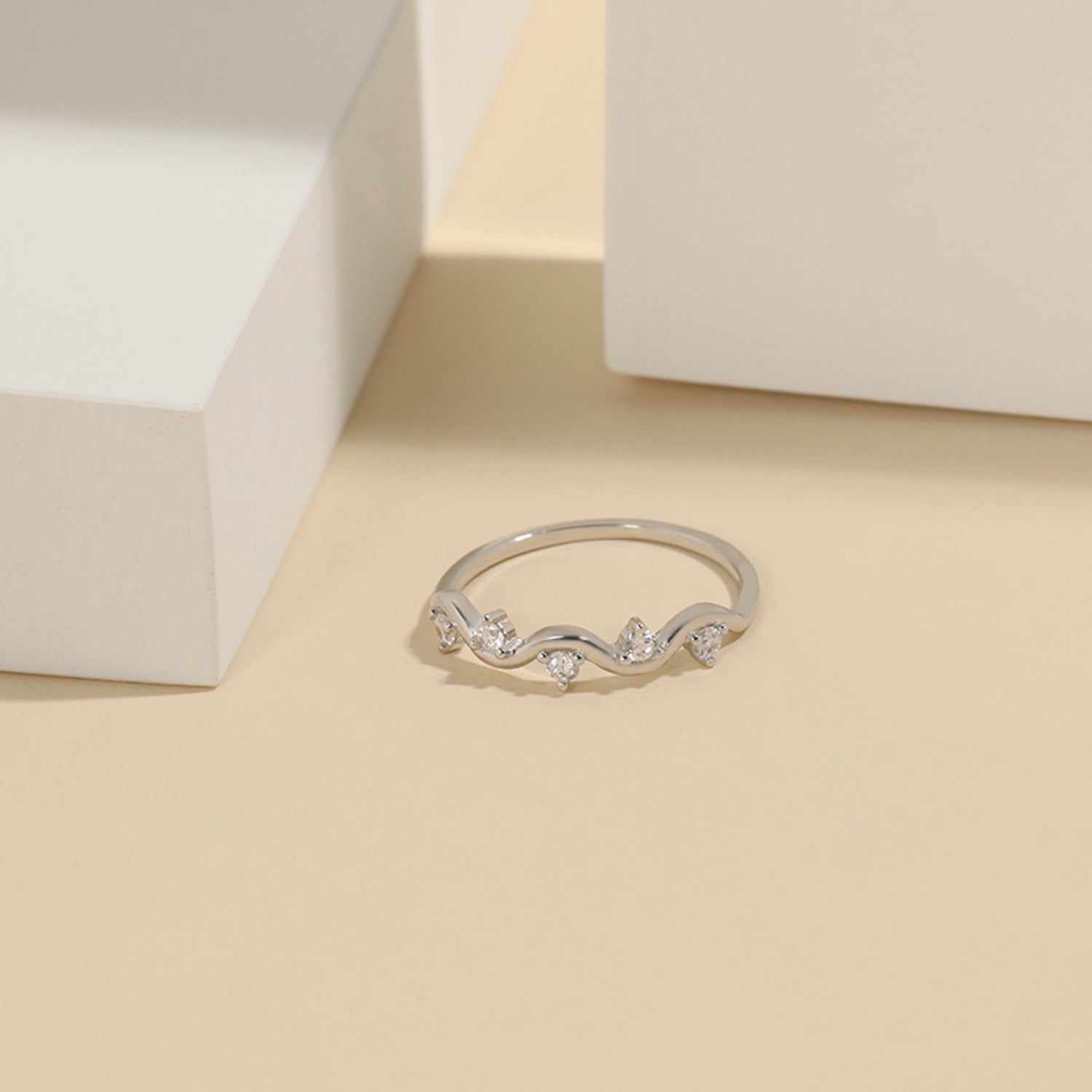 925 Sterling Silver Inlaid Zircon Ring for Elegant Style