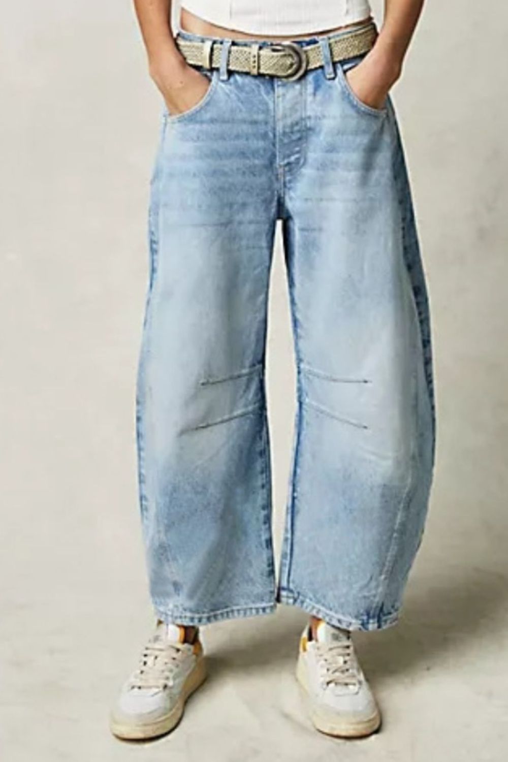 Chic High-Waisted Wide Leg Jeans with Convenient Pockets