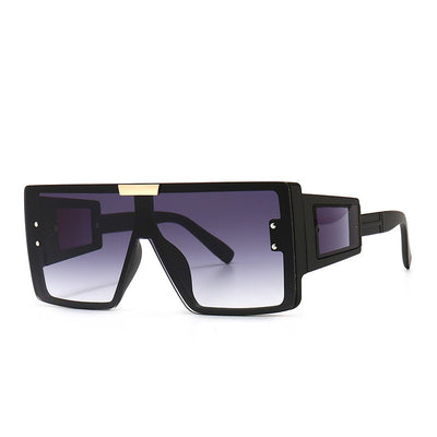 Oversized Mirrored Sunglasses with Extended Temples and Stylish Patches