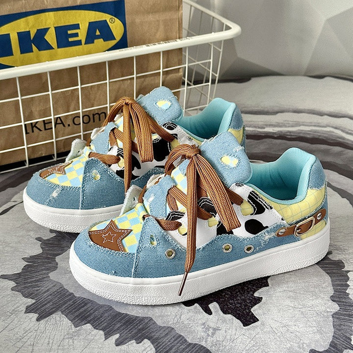 Retro Hand-Painted Denim Canvas Skateboard Shoes with Cow Pattern for Men and Women