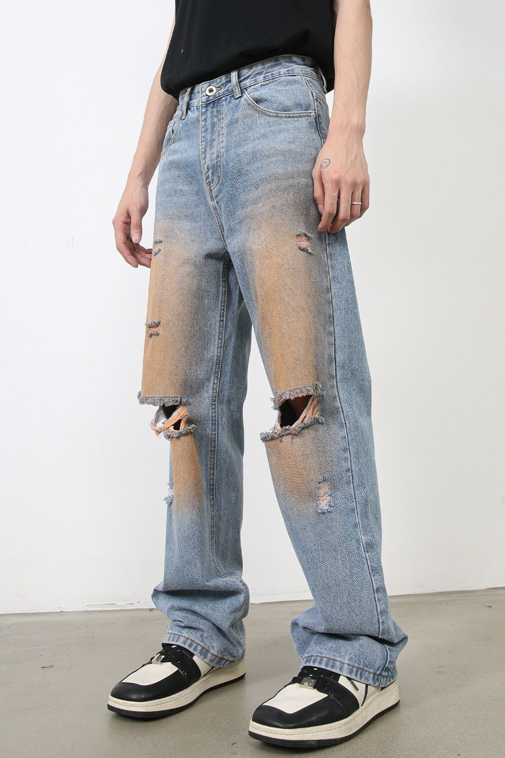 Men's Distressed Jeans with Pockets for Casual Style