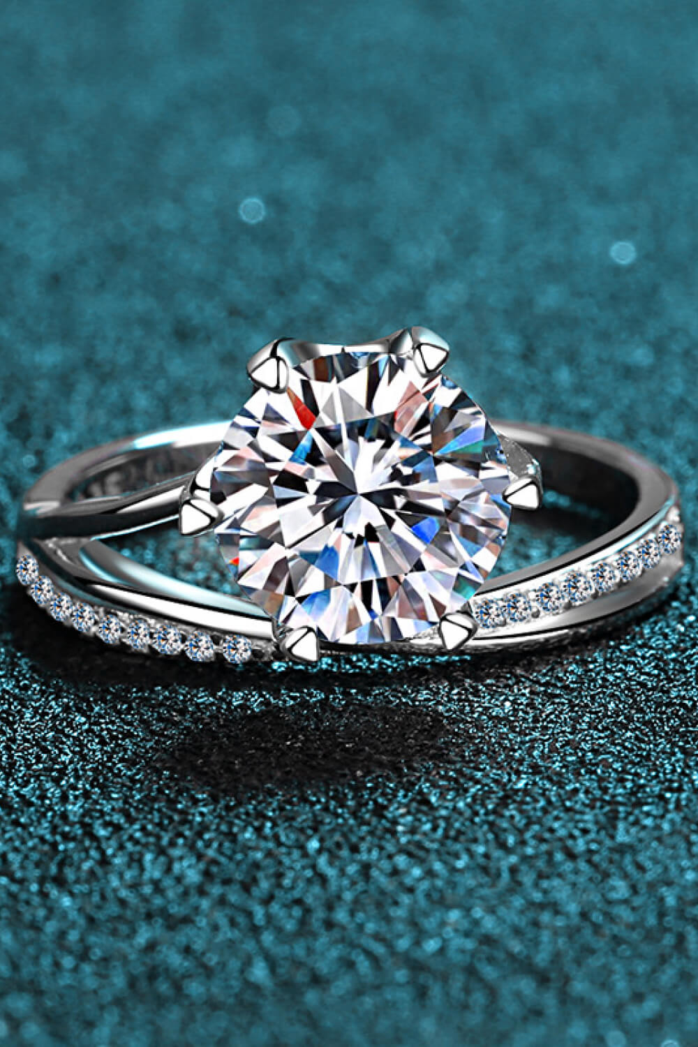 Stunning 3 Carat Moissanite 6-Prong Ring for Elegance
