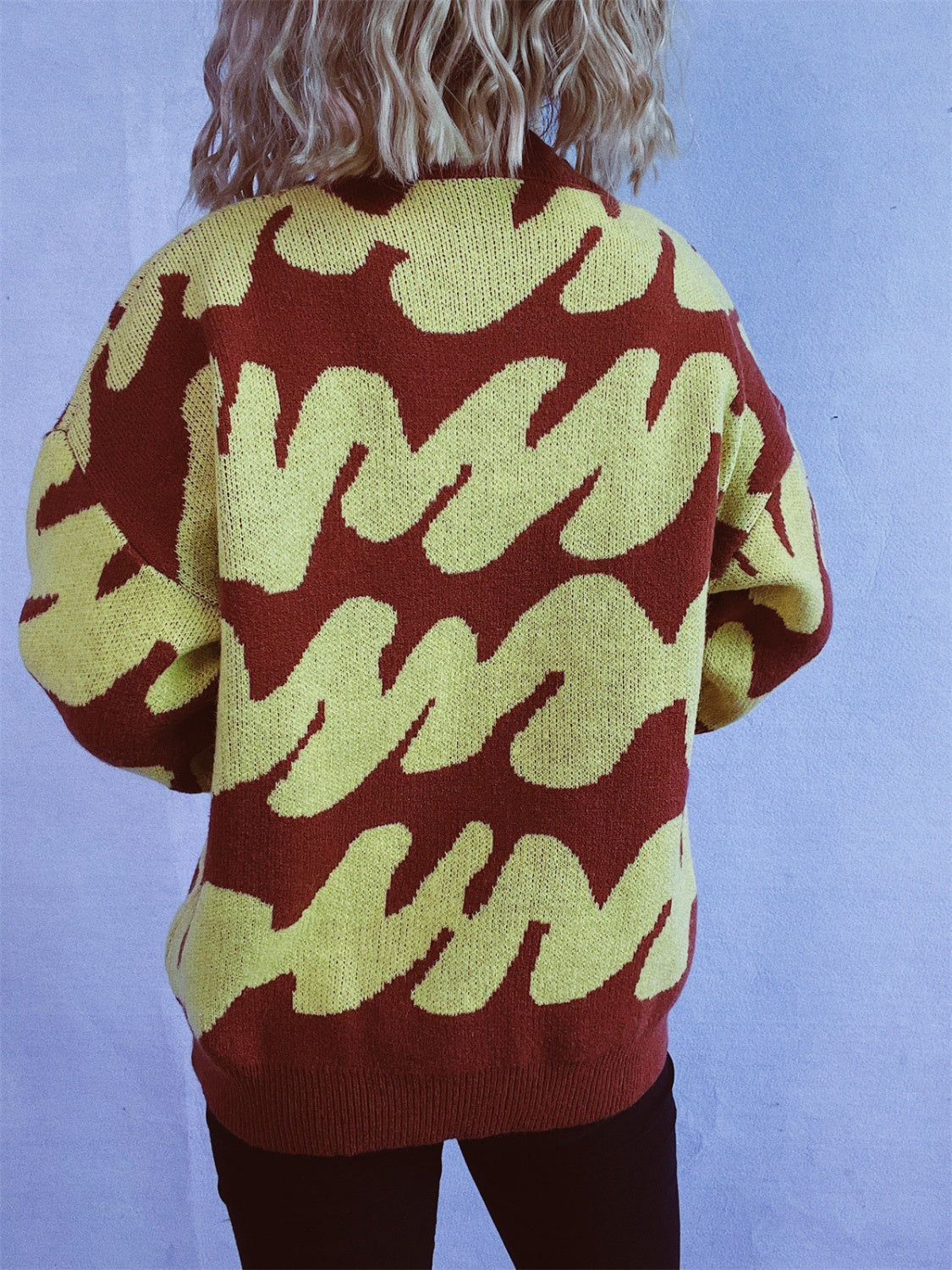 Chic Two-Tone Long Sleeve Knit Pullover for Stylish Comfort