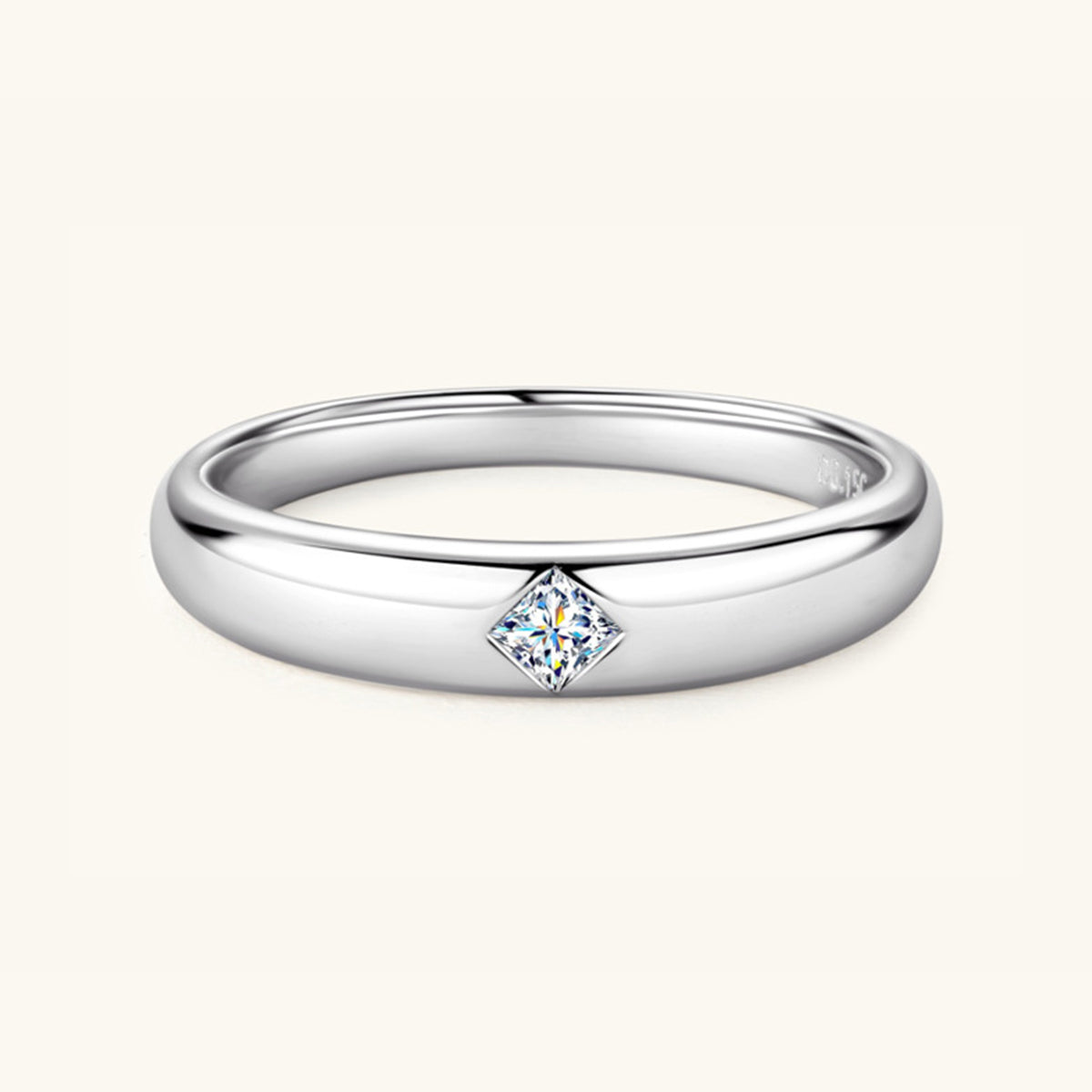 Elegant 925 Sterling Silver Inlaid Moissanite Ring