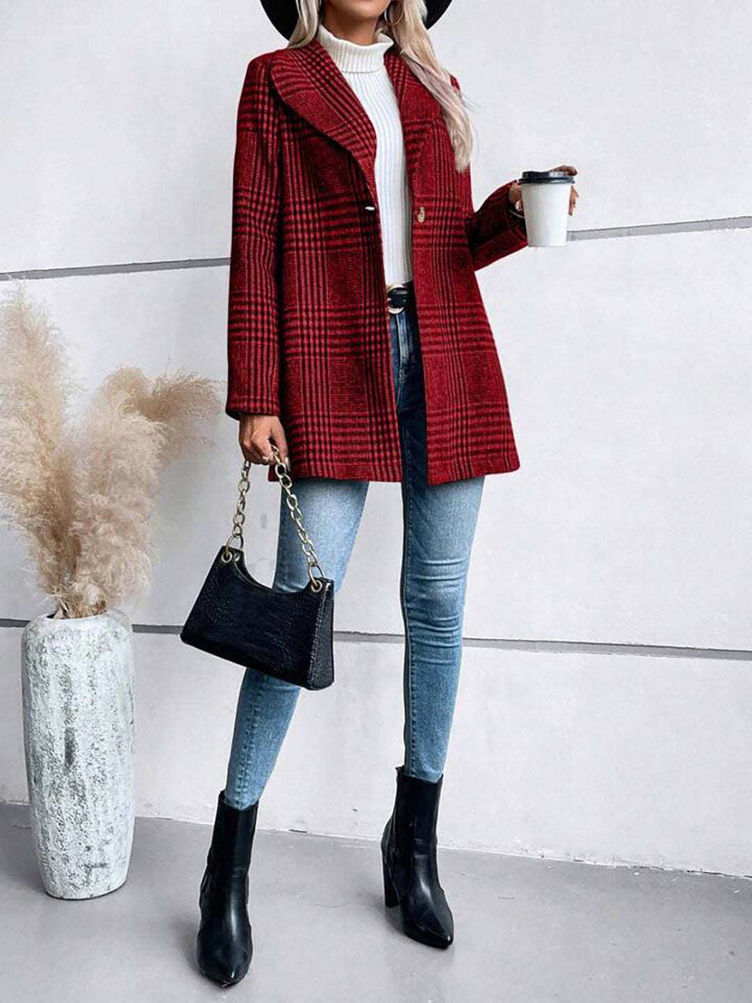 Chic Plaid Button-Up Jacket with Classic Collar