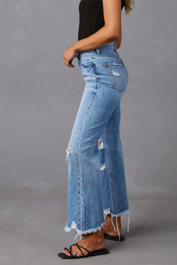 Edgy Distressed Denim Jeans with Practical Pockets