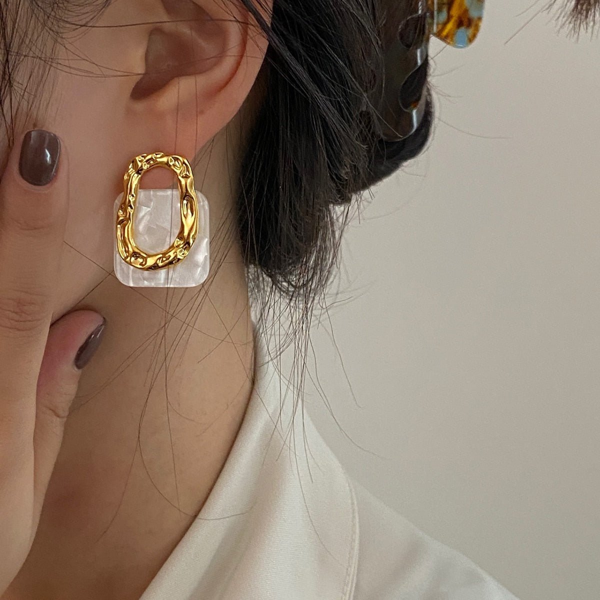 Acrylic Resin Geometric Square Hanging Stud