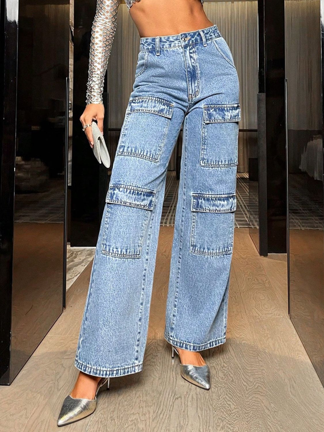 Chic High-Waisted Wide Leg Jeans with Functional Pockets