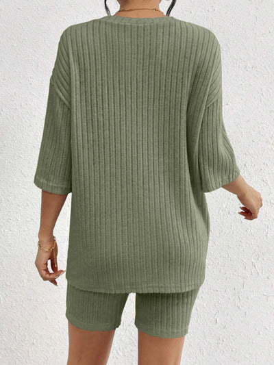 Ribbed Lounge Set: Stylish Top and Shorts for Comfort