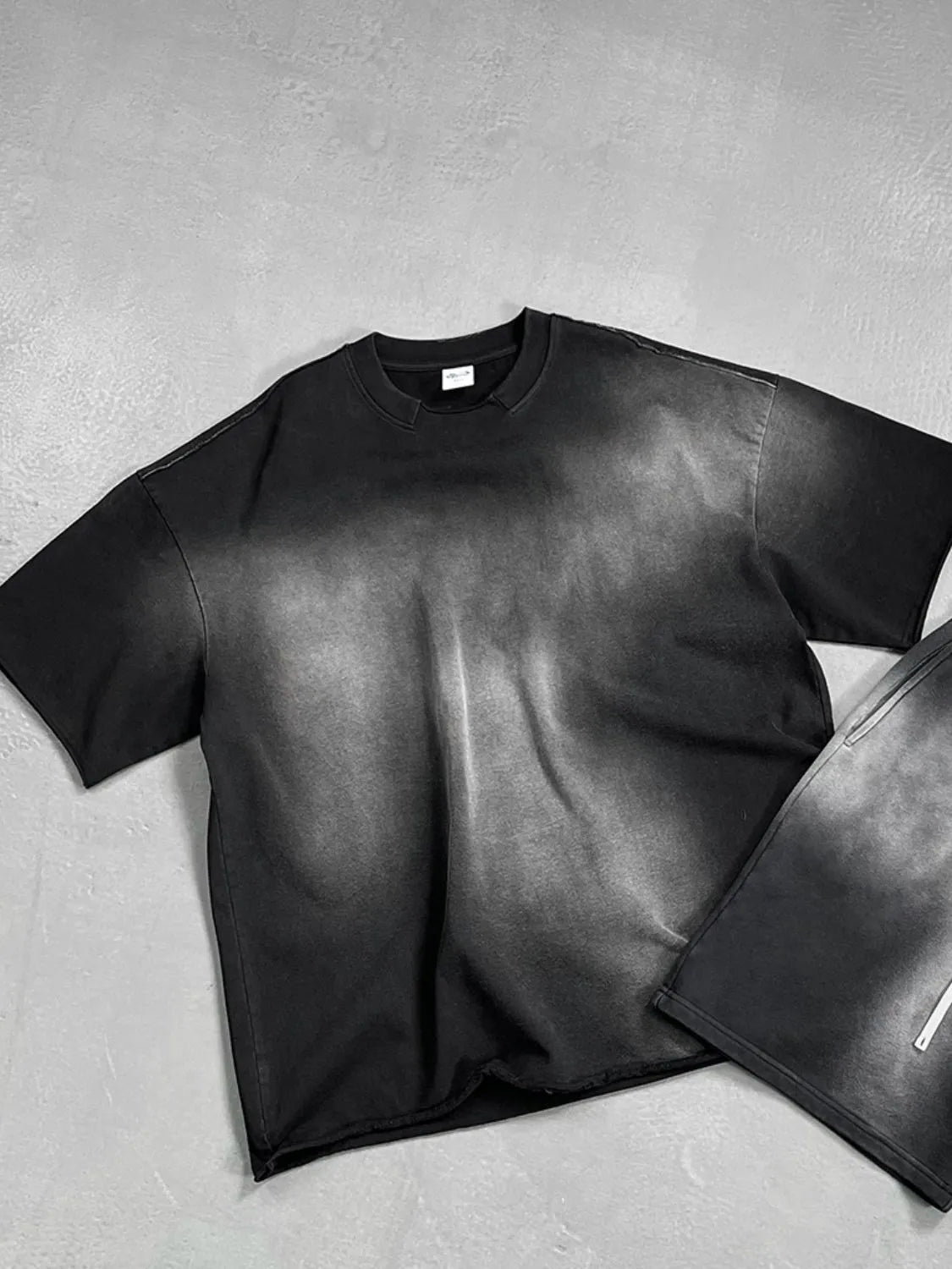 Men's Washed Round Neck Gradient T-Shirt for Effortless Style