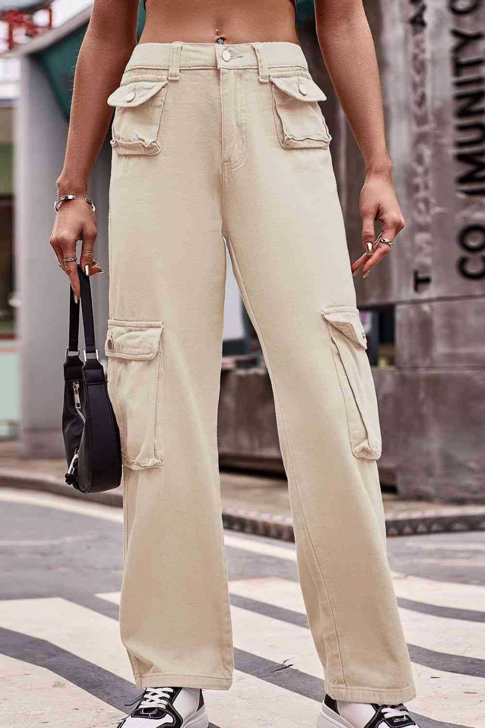 Trendy Loose Fit Jeans with Stylish Buttoned Knee Pockets