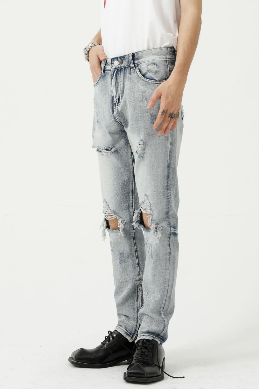 Distressed Side Zip Jeans with Pockets for Stylish Comfort