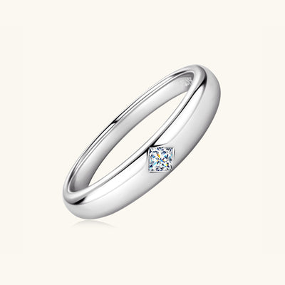 Elegant 925 Sterling Silver Inlaid Moissanite Ring
