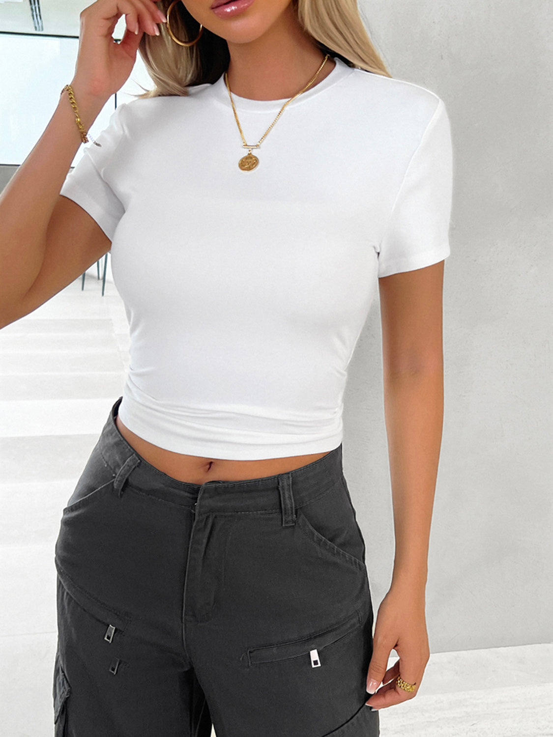 Essential Short Sleeve Round Neck T-Shirt for Everyday Wear