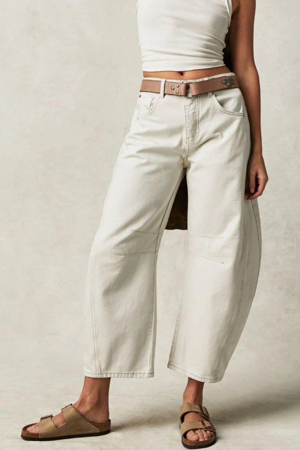 Chic High-Waisted Wide Leg Jeans with Convenient Pockets