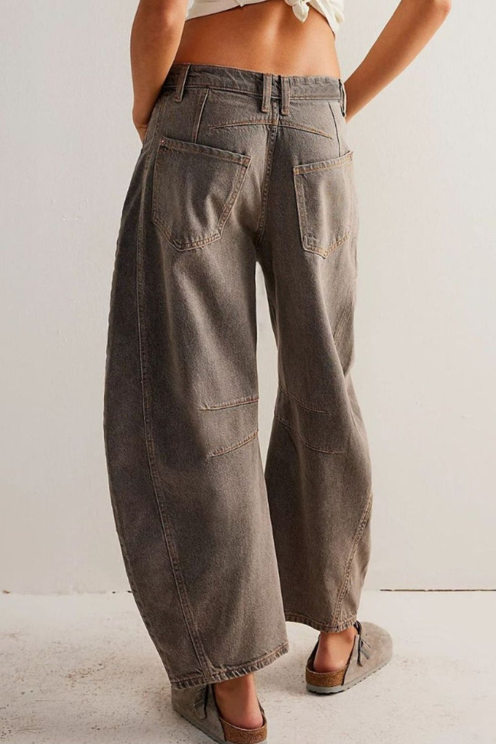 Chic High-Waisted Wide Leg Jeans with Convenient Pockets