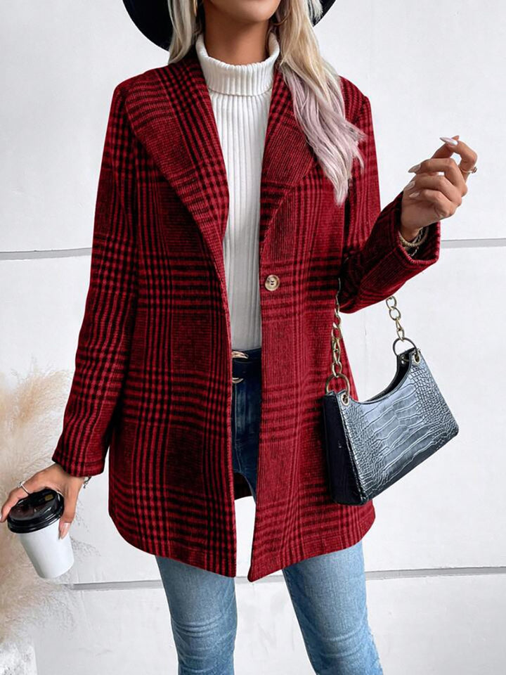 Chic Plaid Button-Up Jacket with Classic Collar