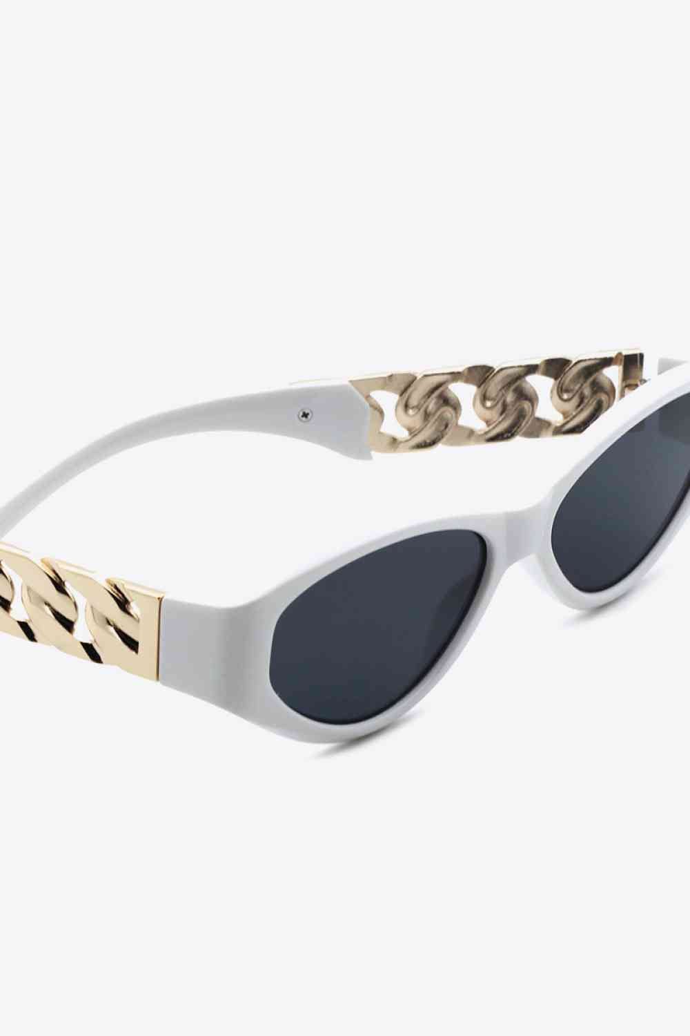 Chic Cat Eye Sunglasses with Chain Detail Temples
