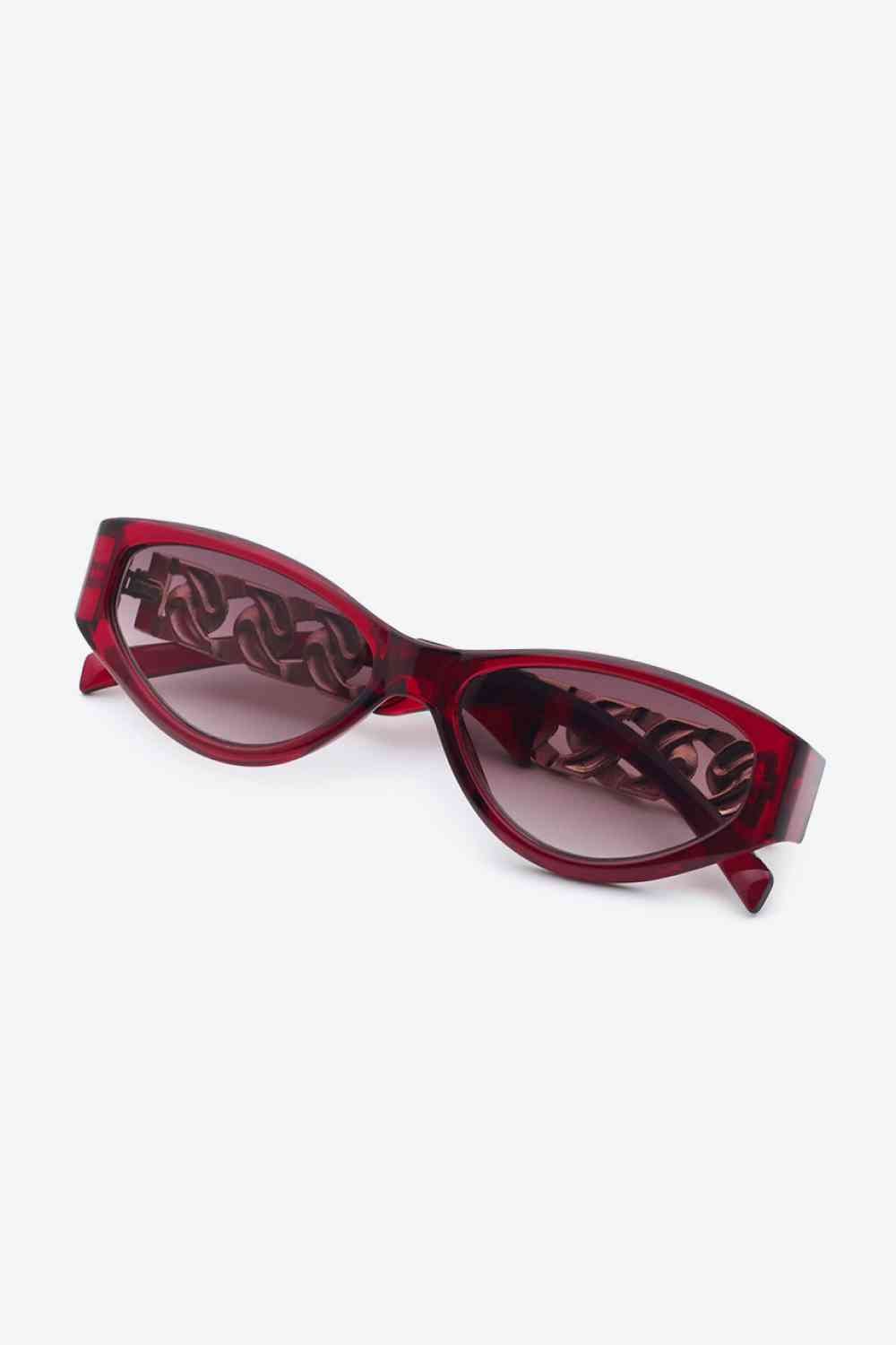 Chic Cat Eye Sunglasses with Chain Detail Temples