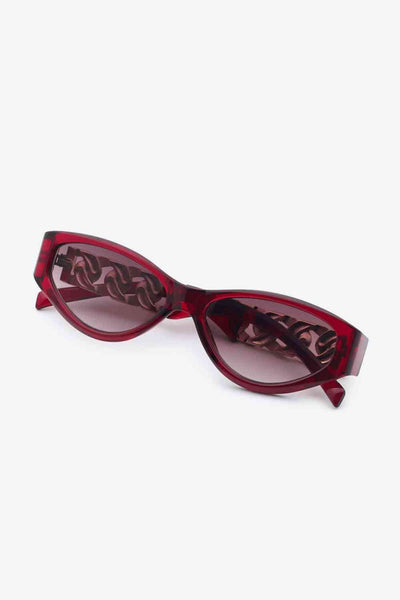 Chic Cat Eye Sunglasses with Chain Detail Temples