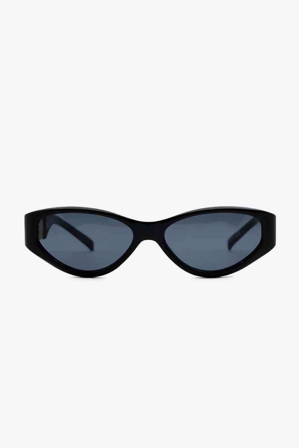 Chic Cat Eye Sunglasses with Chain Detail Temples